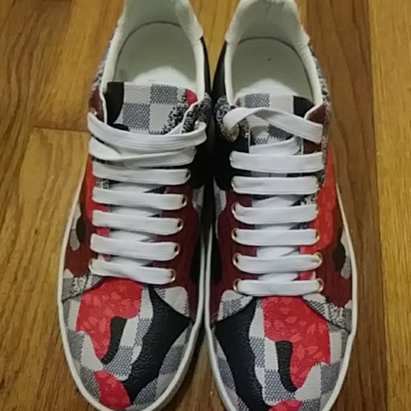 Louis vuitton sneakers - Picture 2 of 3